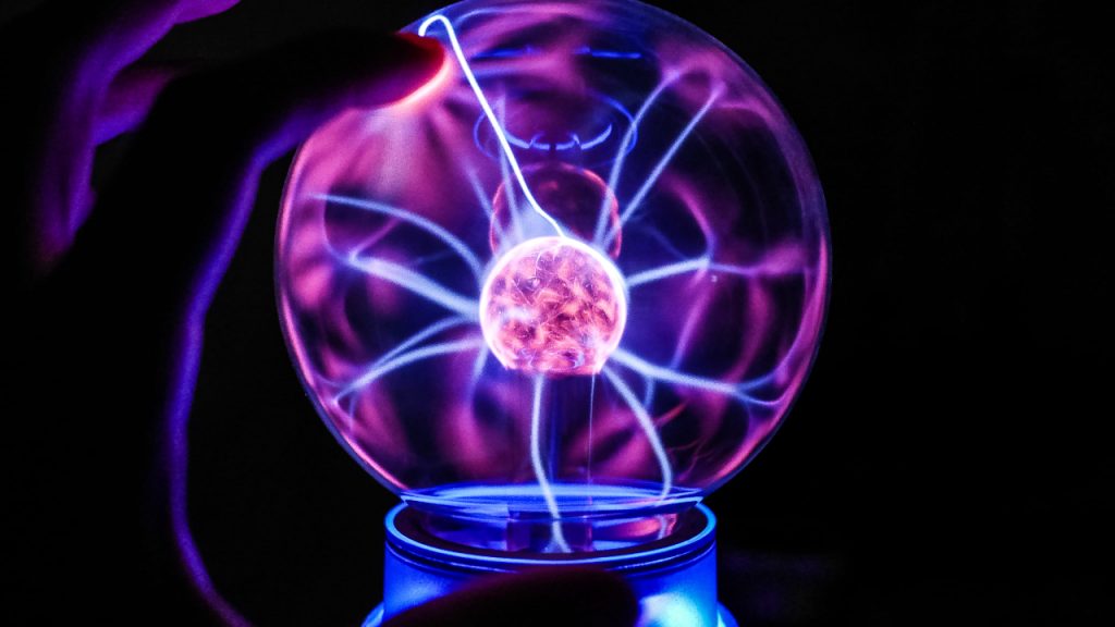 ¿Qué causa la energía estática? Ejemplos