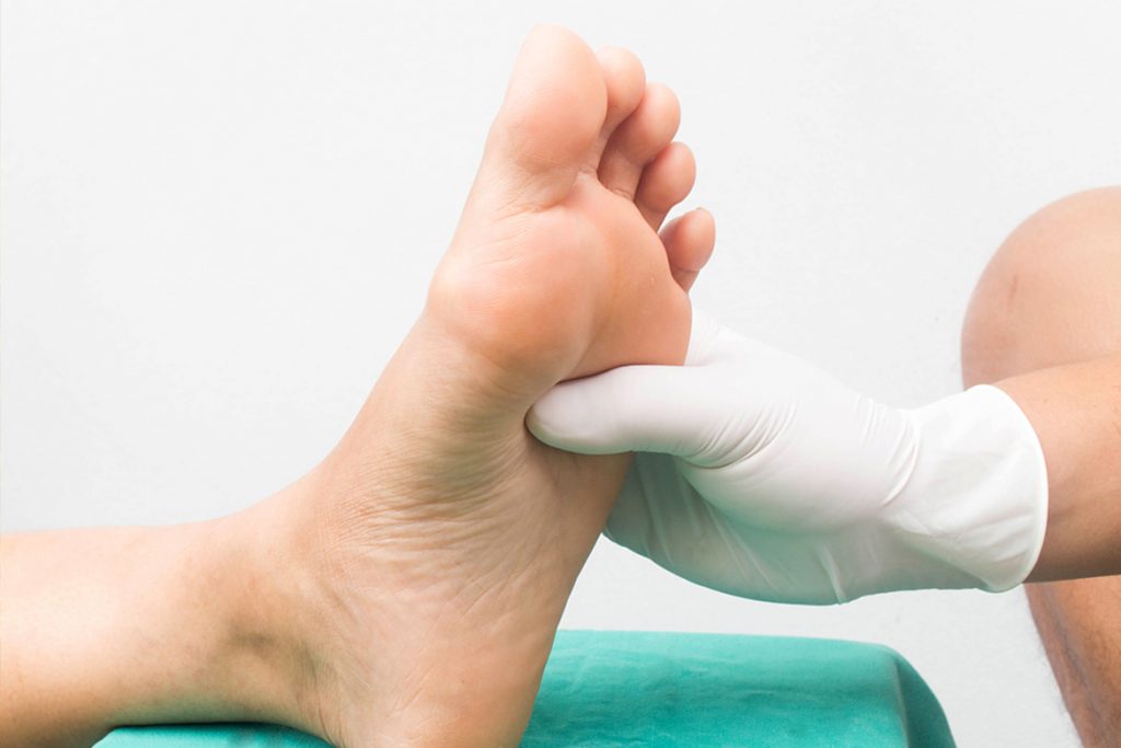 Cómo solucionar unas uñas encarnadas 2 Consulta médica para uñas encarnadas