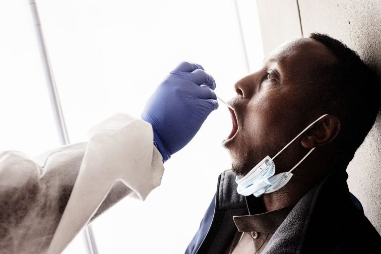 Covid-19: así es la variante sudafricana