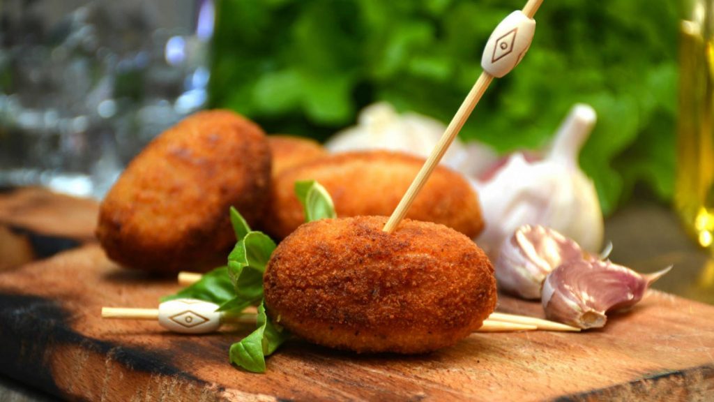 Croquetas raras basadas en platos típicos españoles 127 Croquetas de Tortilla de patatas