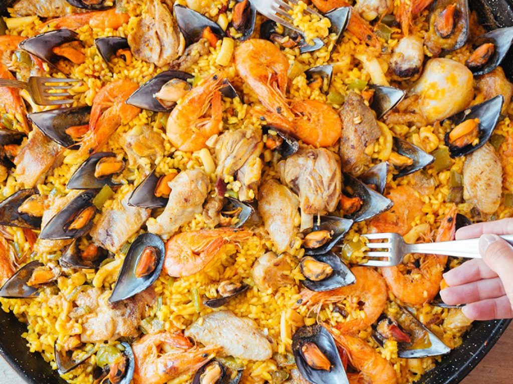 Croquetas raras basadas en platos típicos españoles 120 Paella