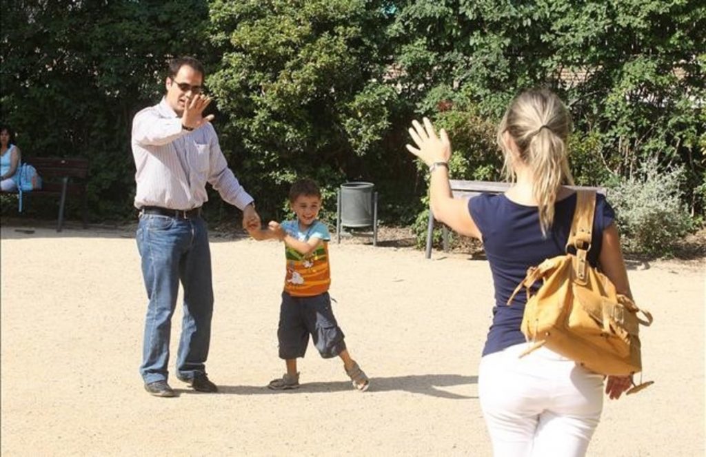 Cómo pedir la custodia de un hijo 3 Custodia factores a considerar