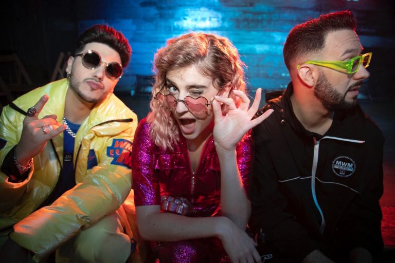 Samantha con Lérica en 'Un poquito'