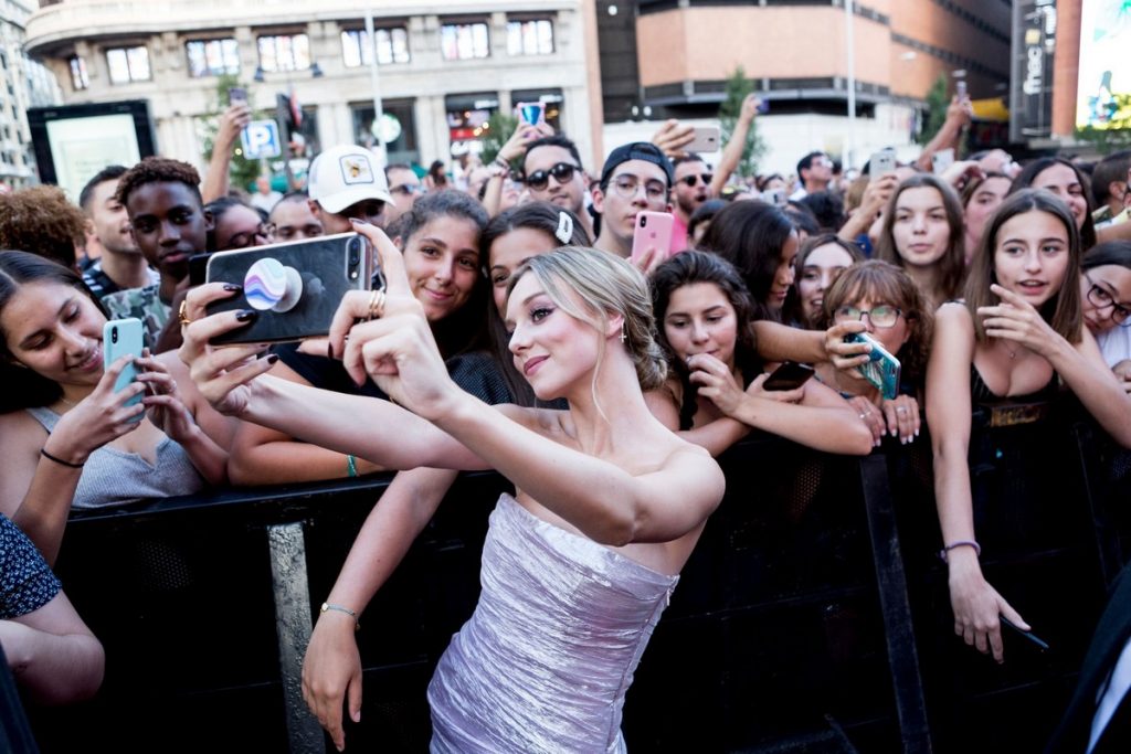 Lo que comentan los fans en las redes sobre Ester Expósito