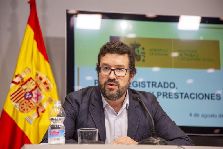 Trabajo dice que tiene 