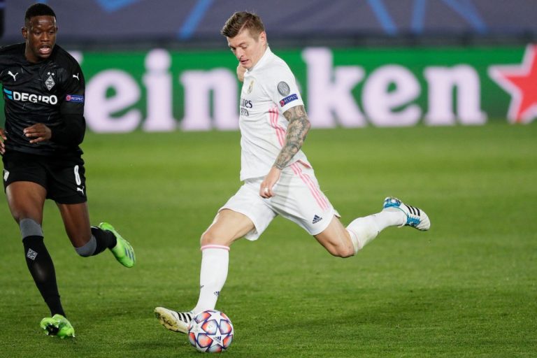 Kroos rompe las normas para poder quedarse tranquilo en redes