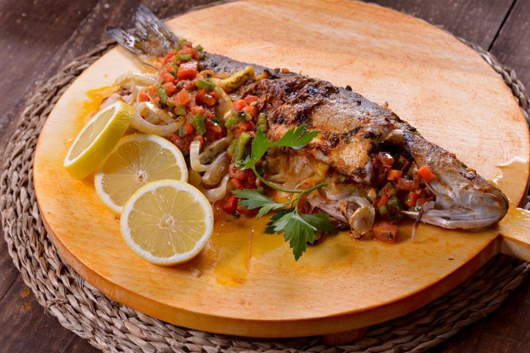 Cómo hacer una original lubina a la brasa y que te quede exquisita