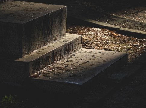 La curiosa historia del cementerio más pequeño de España La curiosa historia del cementerio más pequeño de España