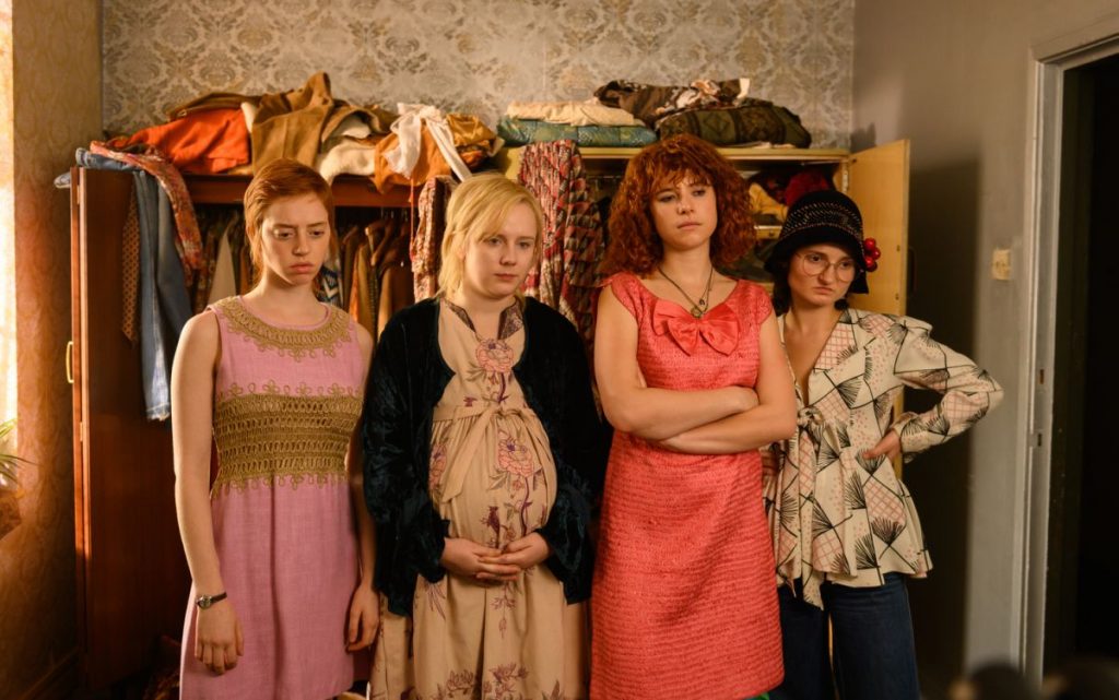 La trama de Rompiendo las normas para su arribo en Navidad