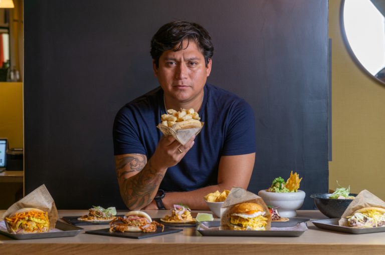 Apura, el concepto más canalla e informal de Mario Céspedes