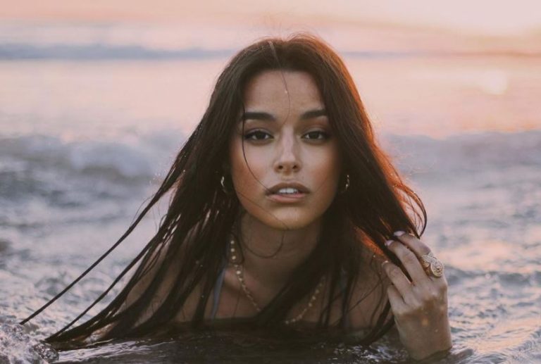 Marta Díaz, la novia de Reguilón y su peculiar forma de poner los dientes largos a sus seguidores