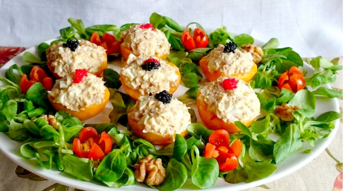 Melocotón rellenos de atún 