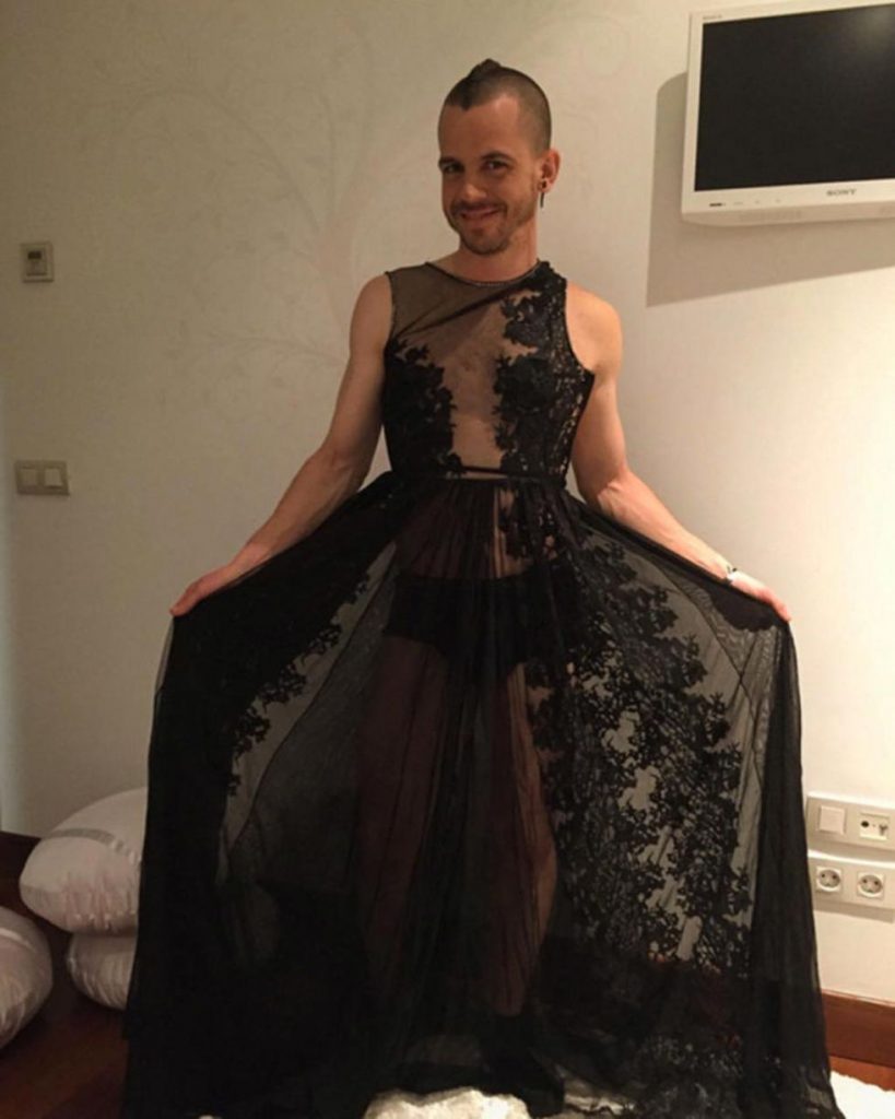 Cristina Pedroche o Dabiz Muñoz: comparamos las fotos de la pareja luciendo los vestidos de las Campanadas