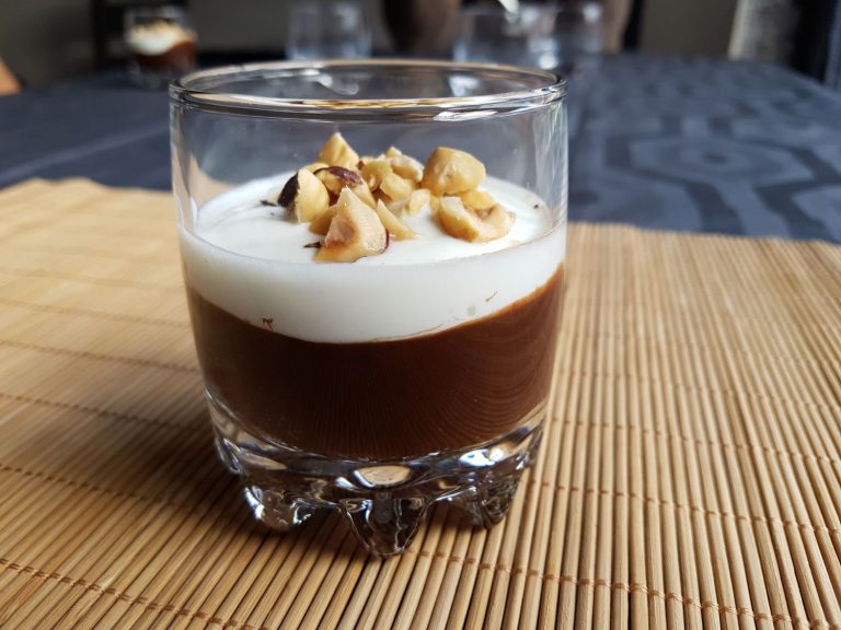 Cómo hacer unas natillas de caqui y cacao sorprendentemente deliciosas