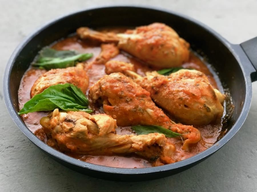 Muslos de pollo en salsa, una opción deliciosa