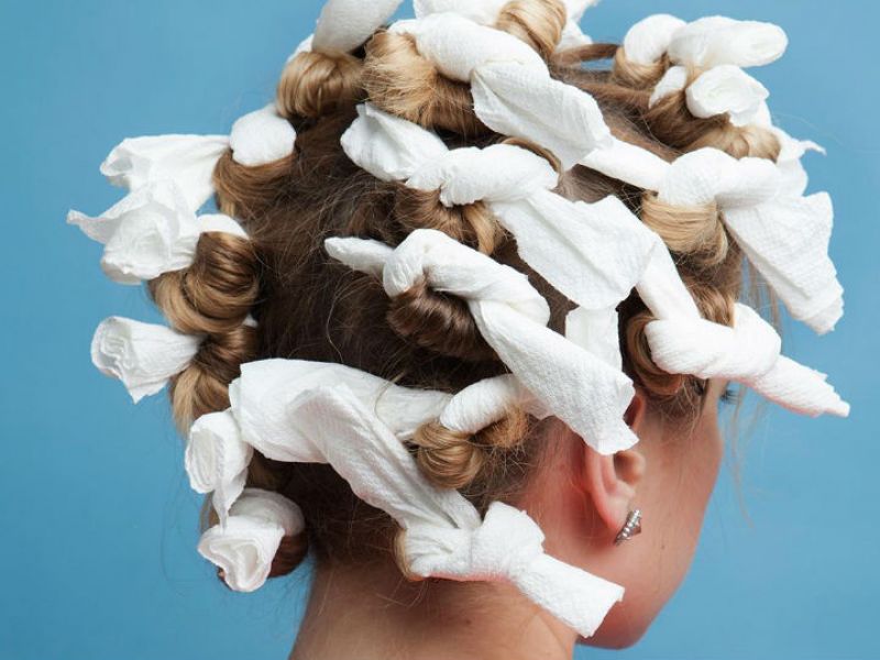 Cómo rizarte el pelo sin necesidad de secador 1 papel de baño para rizos