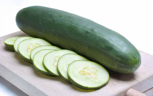 Pepino para el oscurecimiento en los codos
