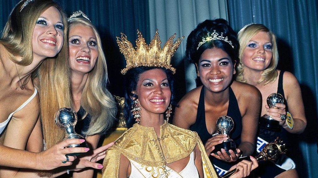 Planteamiento de Rompiendo las normas de Movistar+