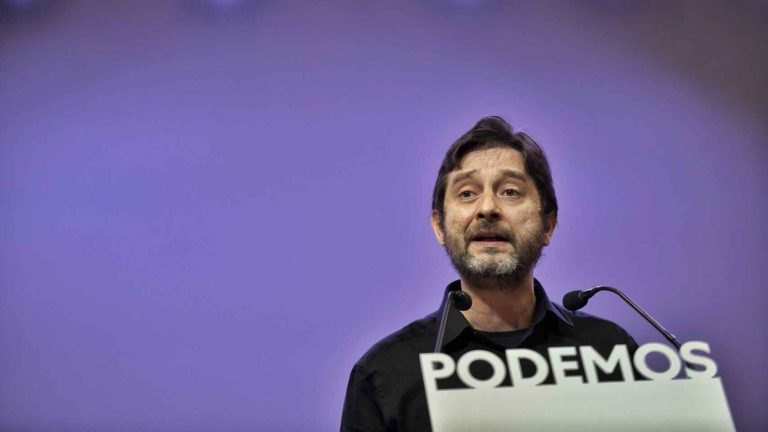 Podemos dice que monarquía está en 
