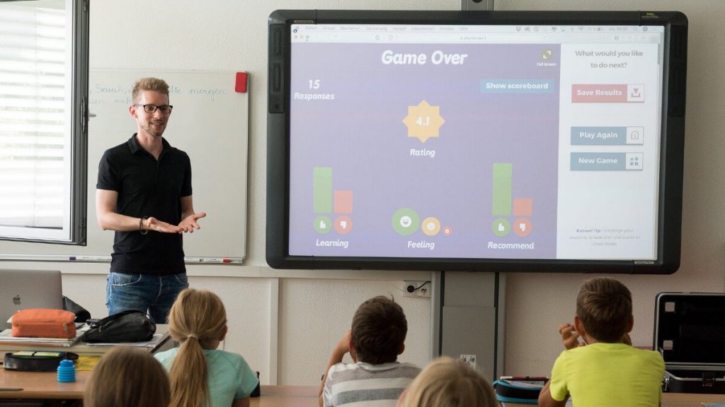 Qué es Kahoot 5 Los profesores se registran en una web