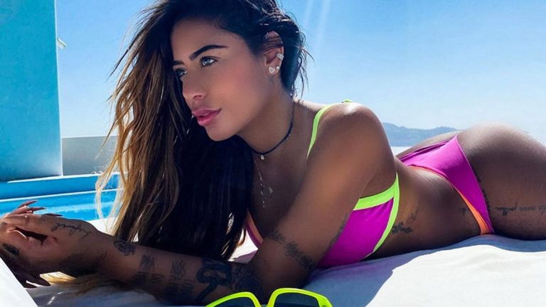 Rafaella, hermana de Neymar, criticada por fotos en bikini 