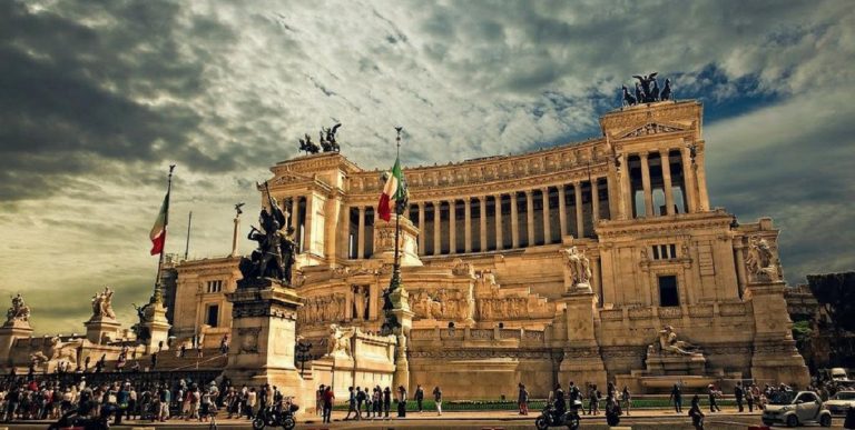 ¿Cómo visitar Roma en pocos días y no morir en el intento?