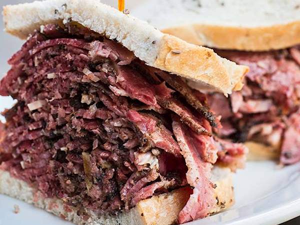 Sándwich de pastrami