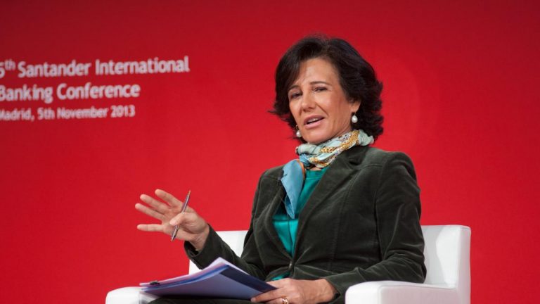 Santander y sindicatos logran un preacuerdo sobre el ERE de casi 3.600 personas