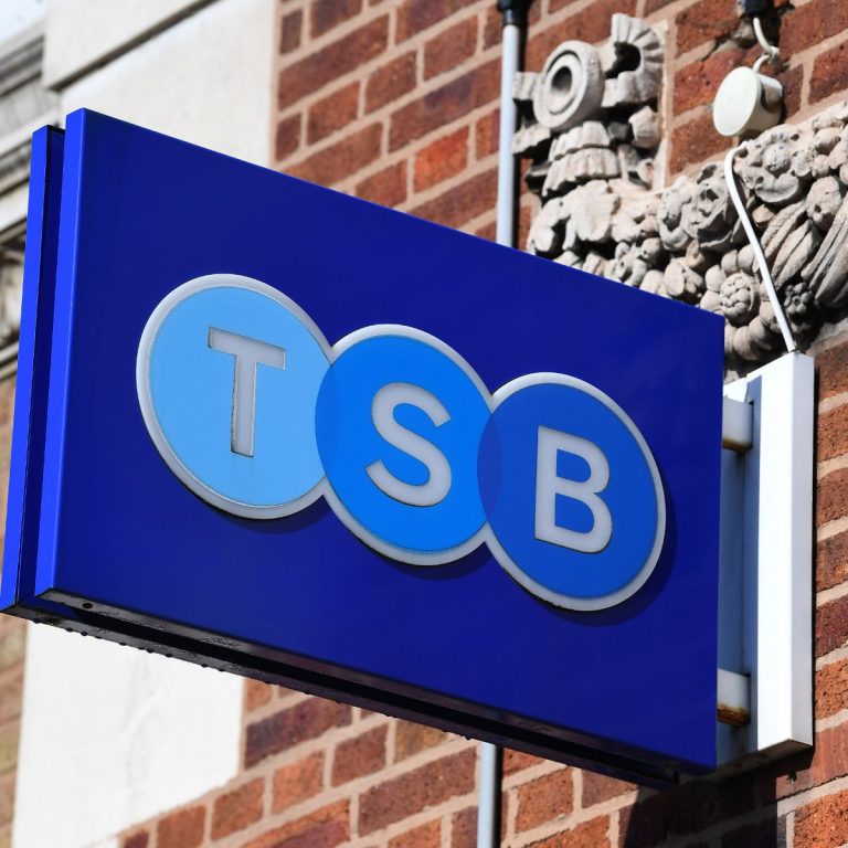 Barclays ve improbable que Sabadell venda ahora TSB