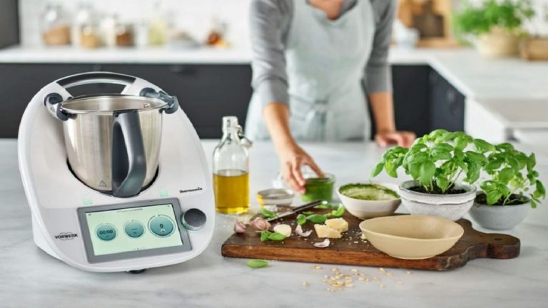 Trucos para limpiar tu Thermomix sin acabar rompiéndolo