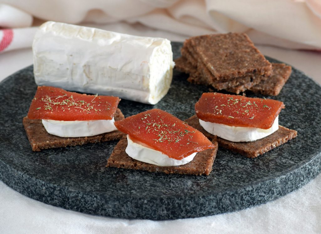 Tostas de queso de cabra y dulce de membrillo