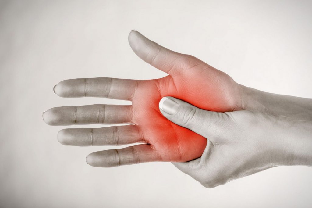 Por qué sientes un hormigueo en las manos