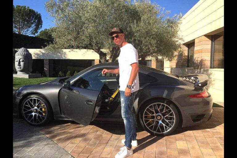 La increíble colección de coches de lujo de Cristiano Ronaldo