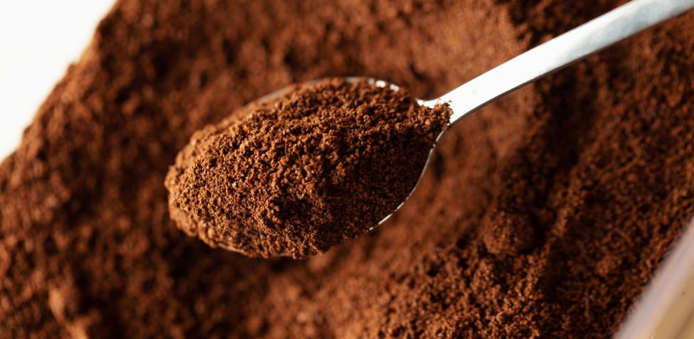 El café es eficaz contra el mal olor en el armario