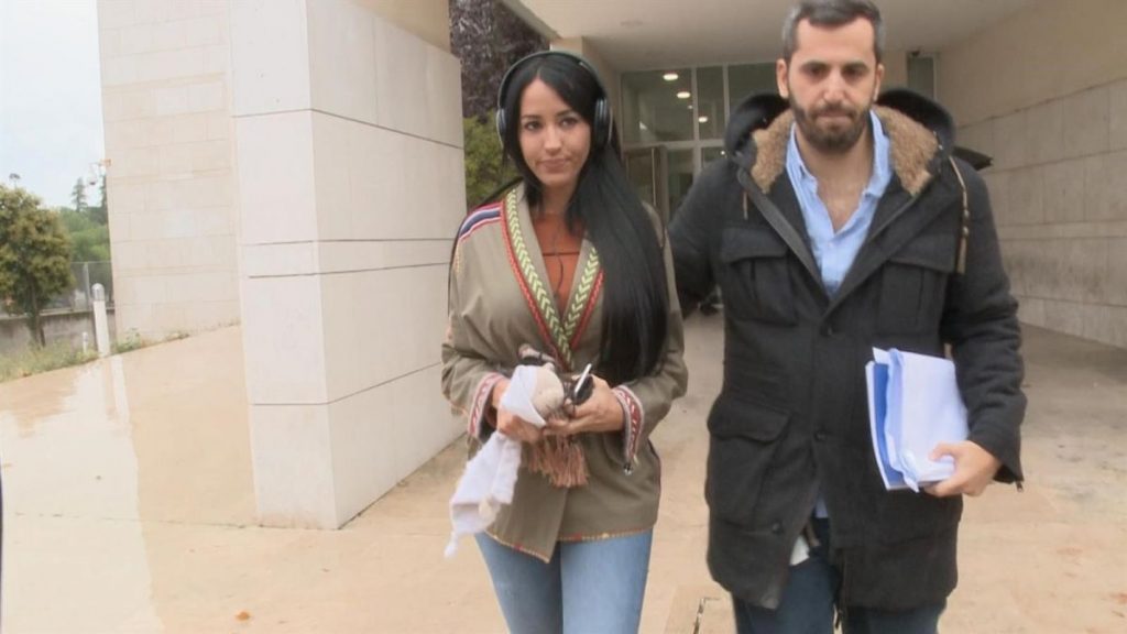 Aurah Ruiz, tras declarar en uno de sus juicios.