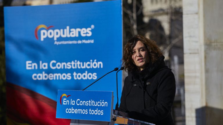 Ayuso dice que Constitución es 