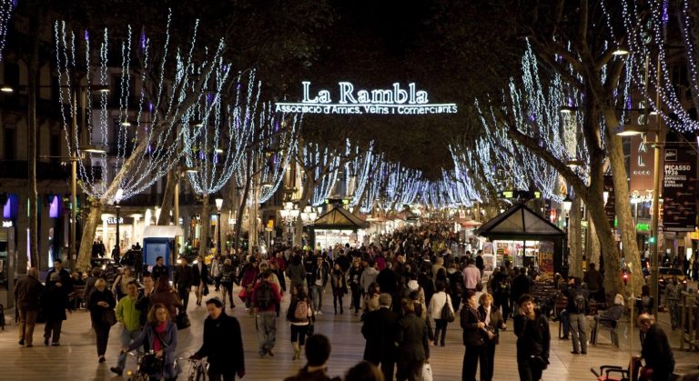 Los españoles reducen su gasto en Navidad por la menor renta disponible