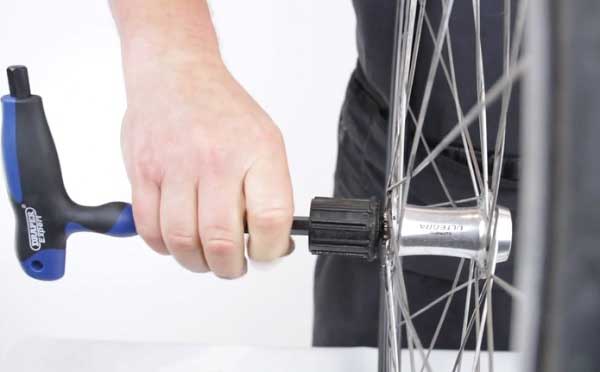 procedimiento para el cambio de rueda de una bicicleta