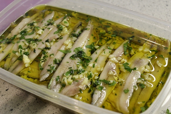 Cómo hacer unos boquerones en vinagre caseros ideales para los aperitivos de Navidad 38 Boquerones en vinagre un proceso sencillo