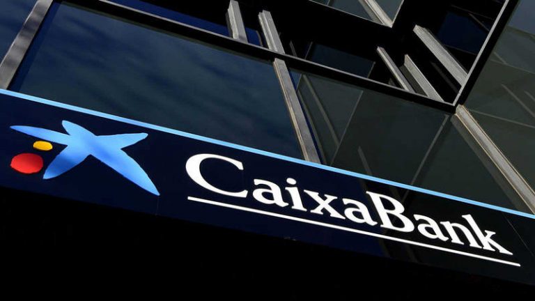 CaixaBank defiende que la fusión garantizará miles de empleos