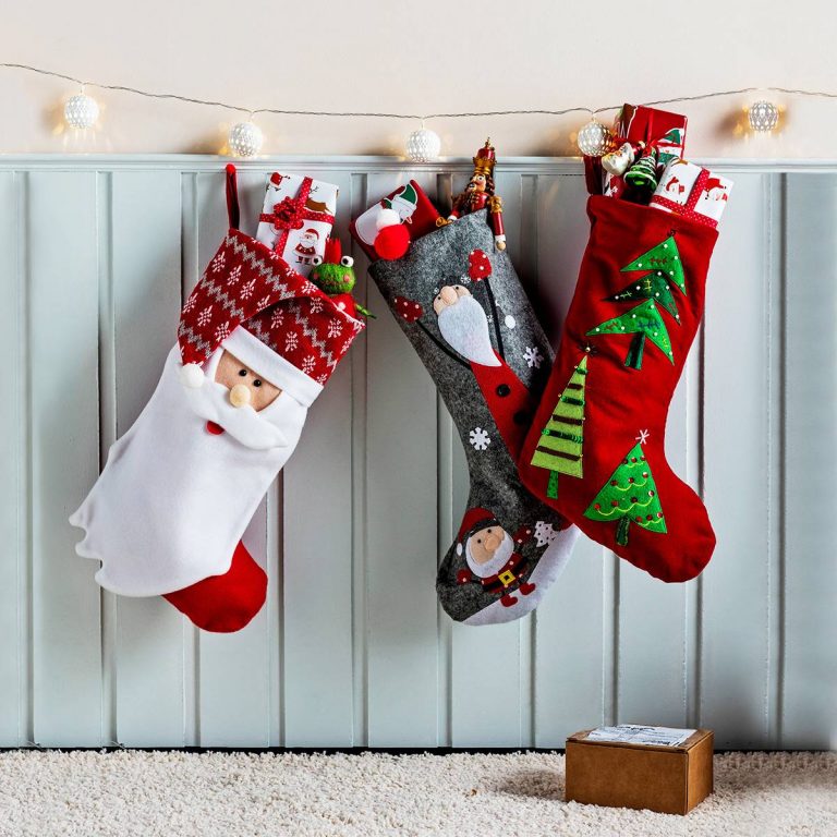 Cómo hacer un calcetín de Navidad para la familia