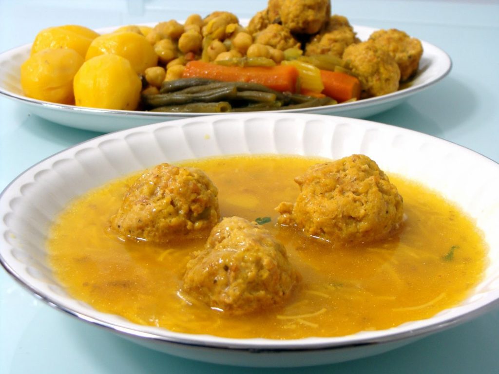 El caldo con pelotas de pavo en Nochebuena