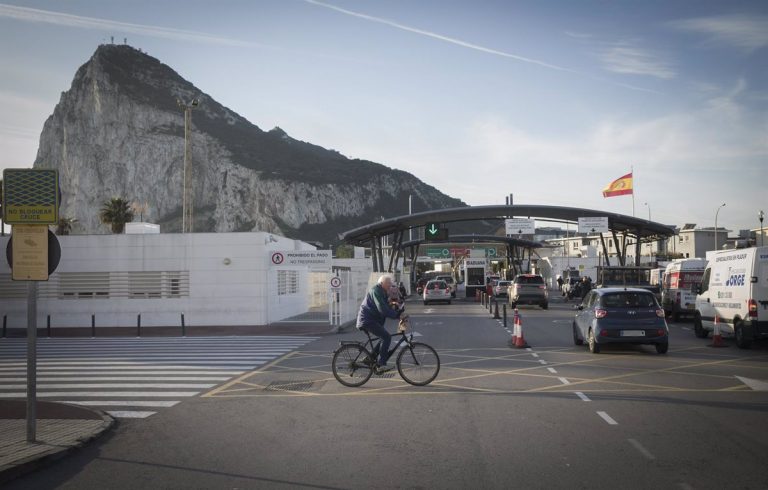 Gibraltar no ve relación entre el bloqueo de camioneros y la negociación del Brexit