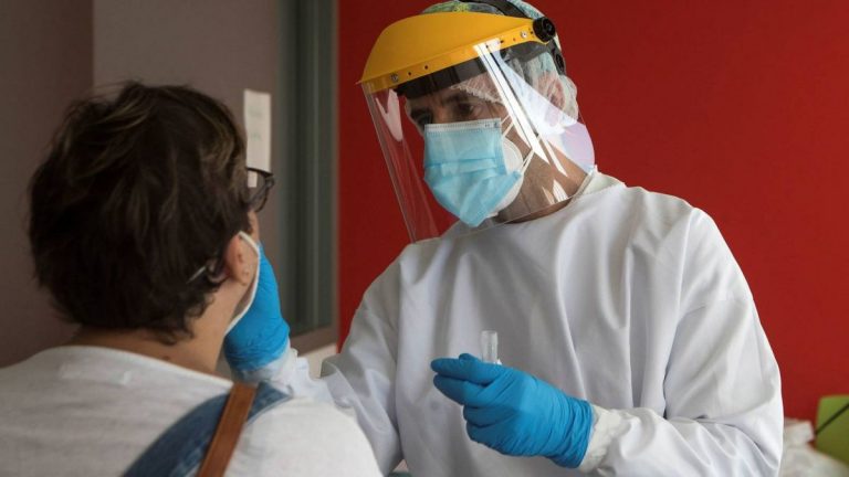 Canarias suma 234 nuevos casos y un fallecimiento en Tenerife