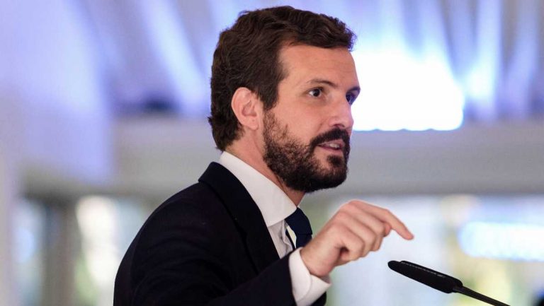 Casado pide a Sánchez respetar la decisión del Supremo sobre los presos del 1-O