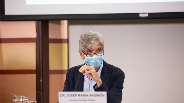 Cataluña avanza que un informe sitúa la tercera ola del Covid-19 en enero