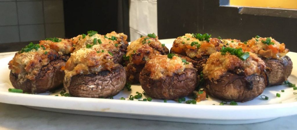 Champiñones rellenos al horno: un entrante de escándalo para Navidad 14 champiñones