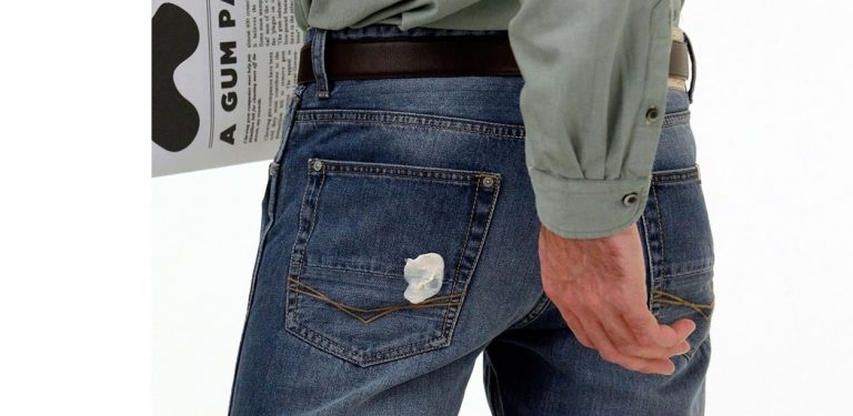 Cómo quitar un chicle de la ropa