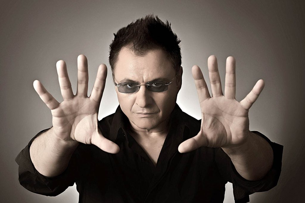 La novela de Chimo Bayo la publicó Roca.