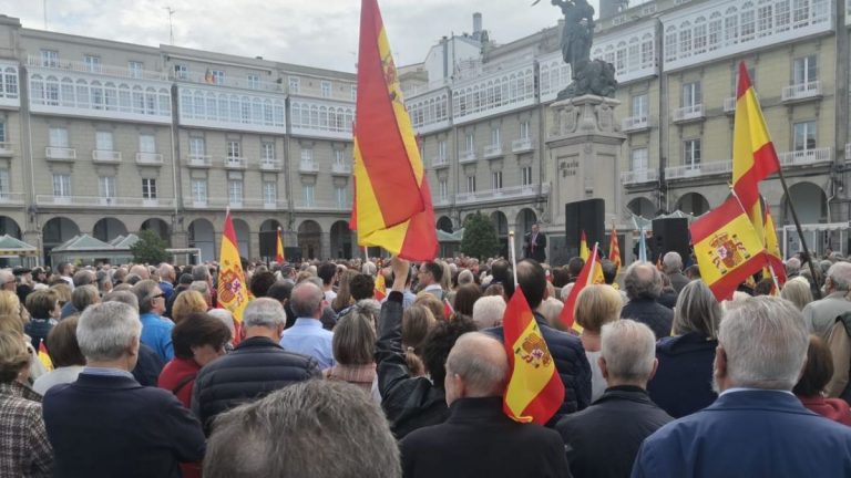 Cientos de personas acompañan a Francisco Vázquez en A Coruña